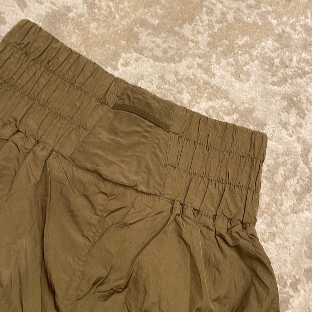 Free People Short Size Medium - Picture 8 of 9